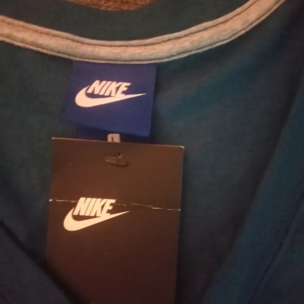 🤠NWT Nike Tank Top Size Large